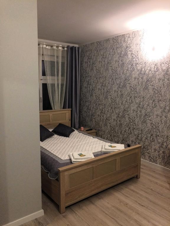 Bełchatów Laura Bed & Breakfast エクステリア 写真